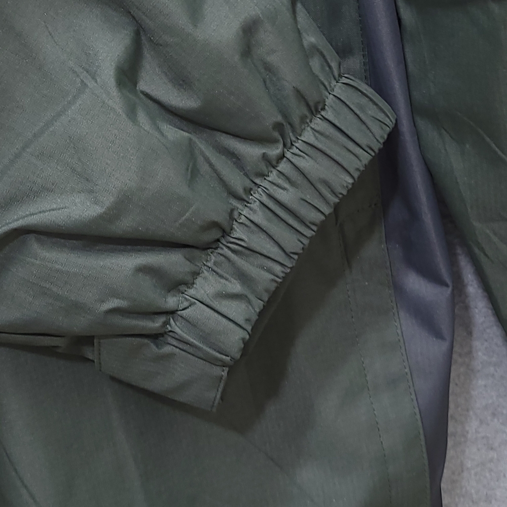 Ski Jacket - Picture 9 of 9